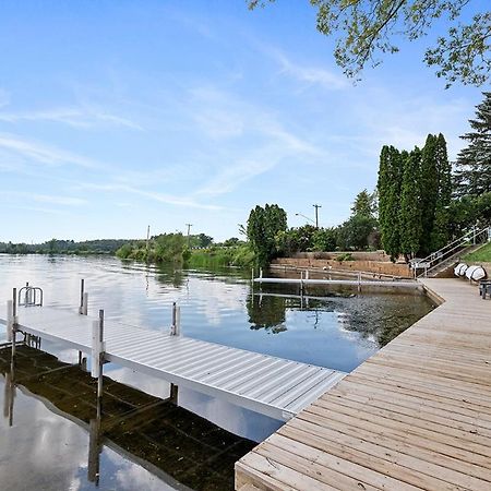 Pet-Friendly Cabin With Dock, Firepit, Bbq Newaygo Eksteriør billede