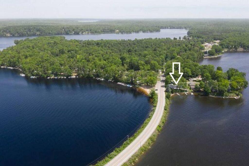 Pet-Friendly Cabin With Dock, Firepit, Bbq Newaygo Eksteriør billede