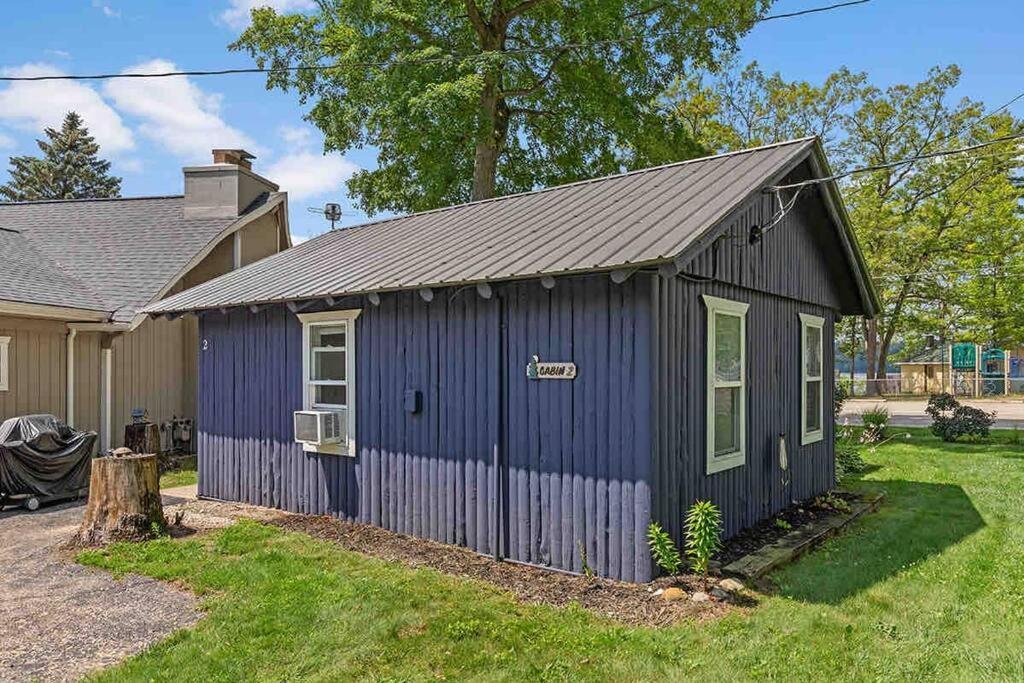 Pet-Friendly Cabin With Dock, Firepit, Bbq Newaygo Eksteriør billede